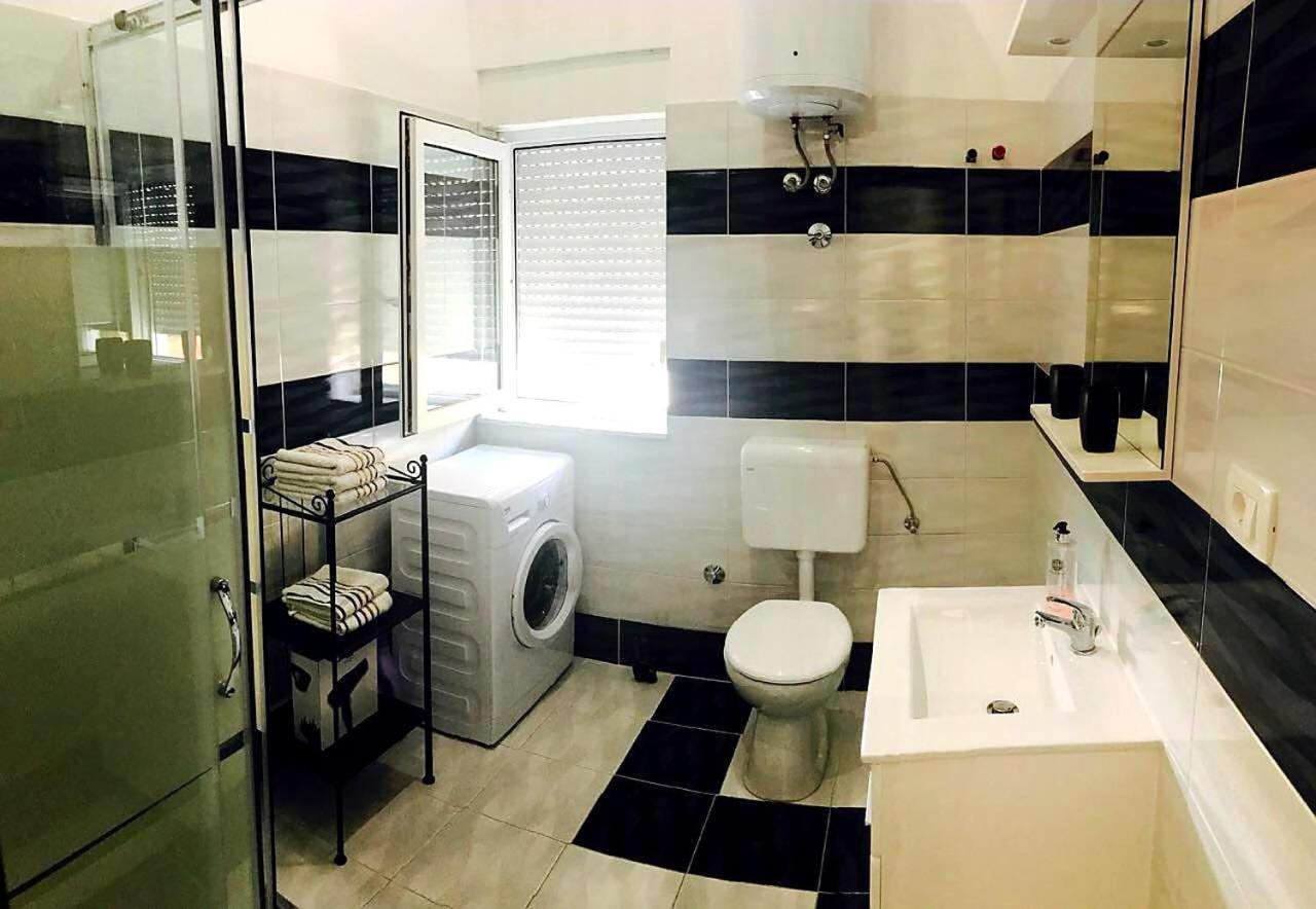 Apartmani Maki Omiš Buitenkant foto