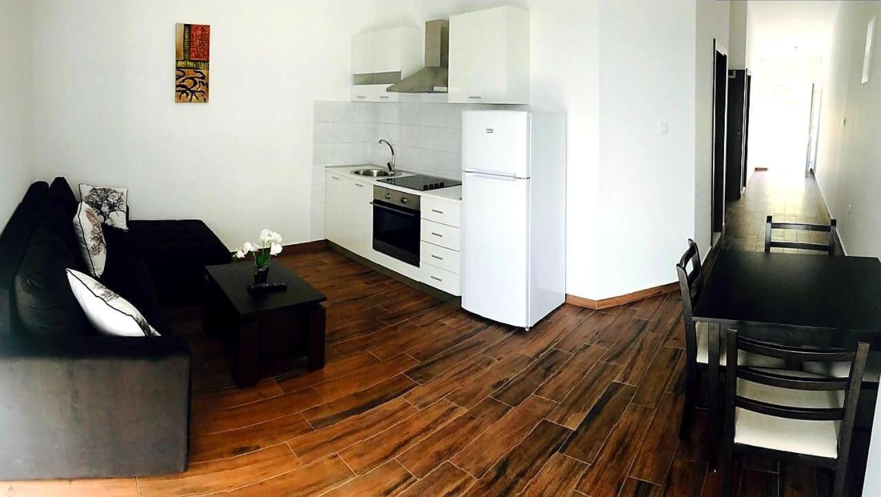 Apartmani Maki Omiš Buitenkant foto